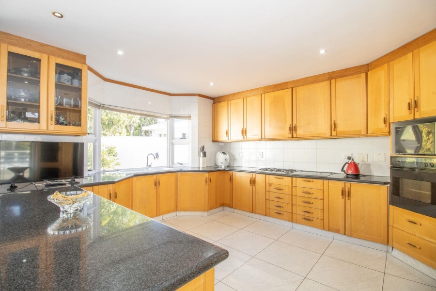 7 Bedroom Property for Sale in Constantia Western Cape